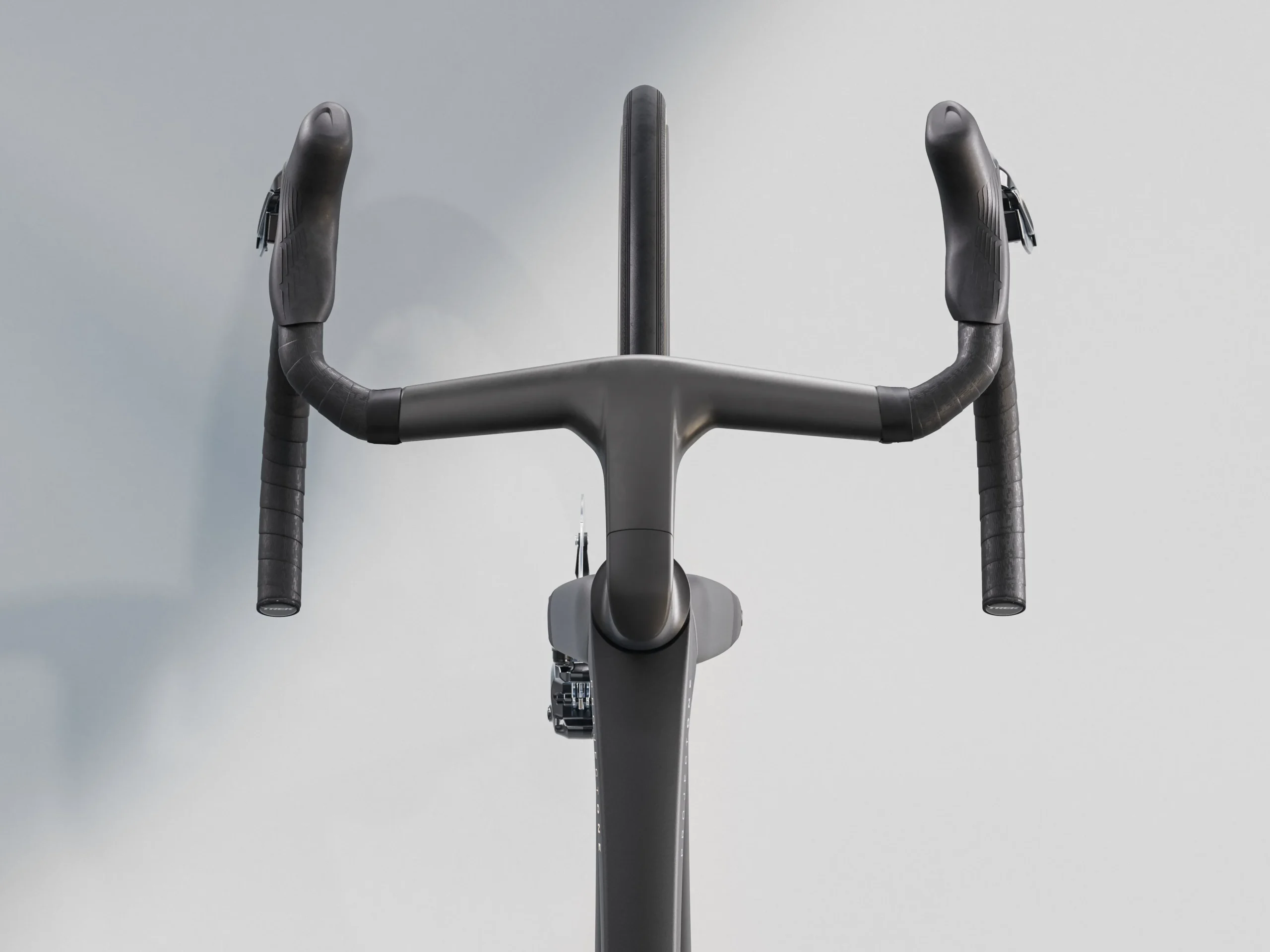 Madone SLR 7 XS Matte Carbon Smoke/Prismatic Pearl