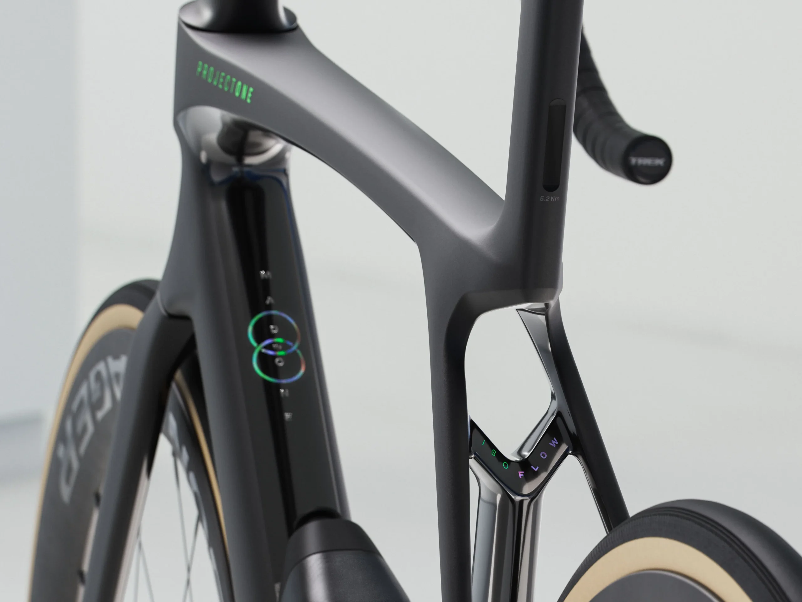 Madone SLR 7 XS Matte Carbon Smoke/Prismatic Pearl