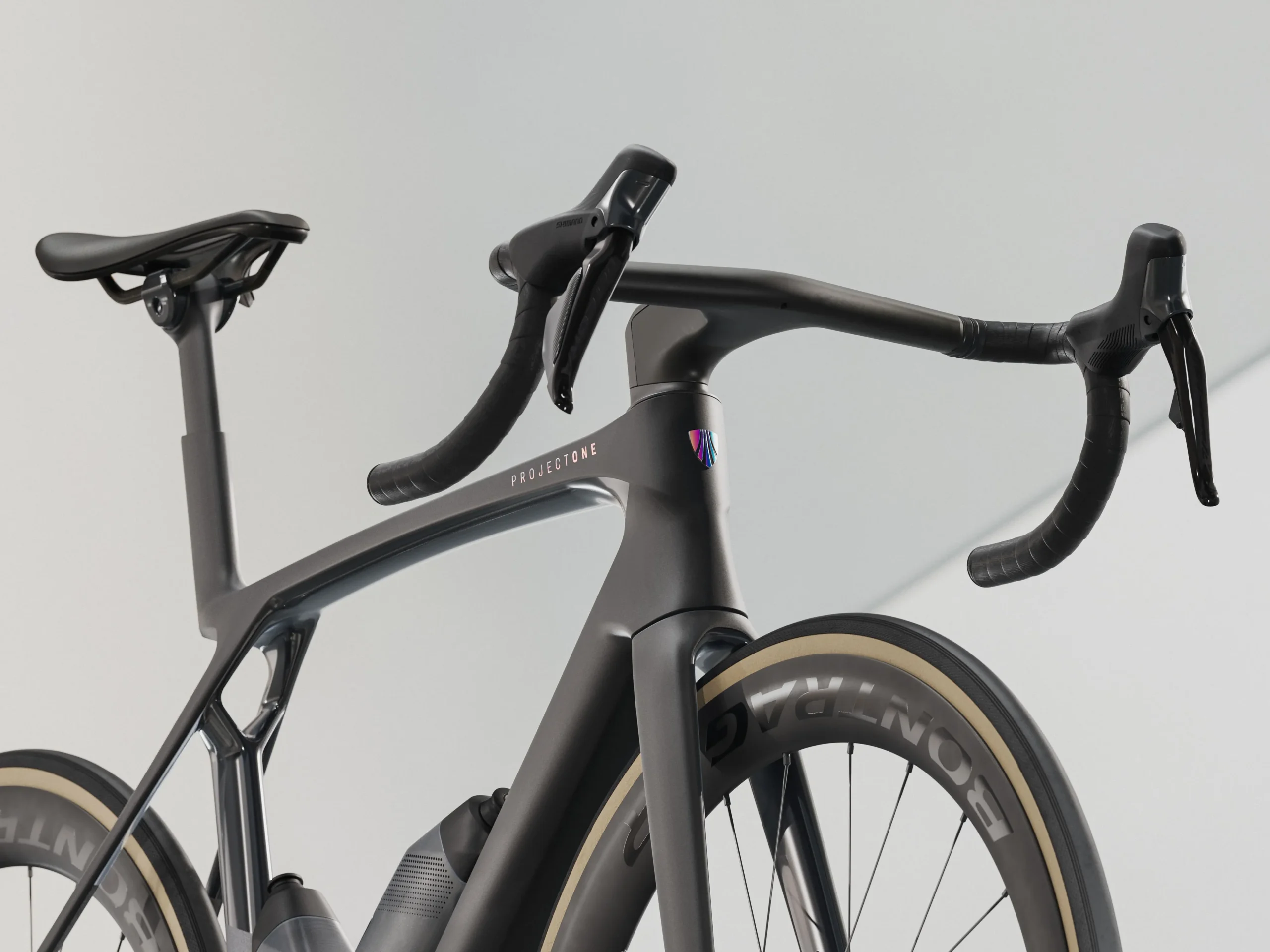Madone SLR 7 XS Matte Carbon Smoke/Prismatic Pearl