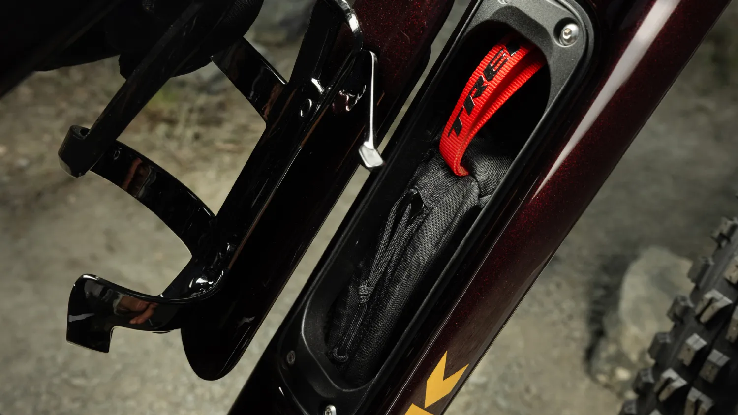 Fuel LX 9 EA90 S Lithium Grey/Trek Black Splatter