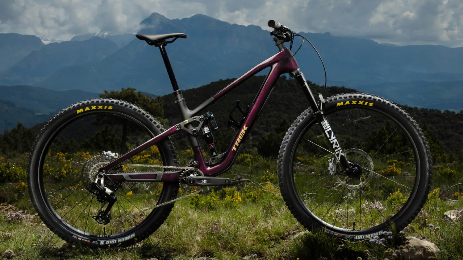 Fuel LX 9 EA90 S Lithium Grey/Trek Black Splatter