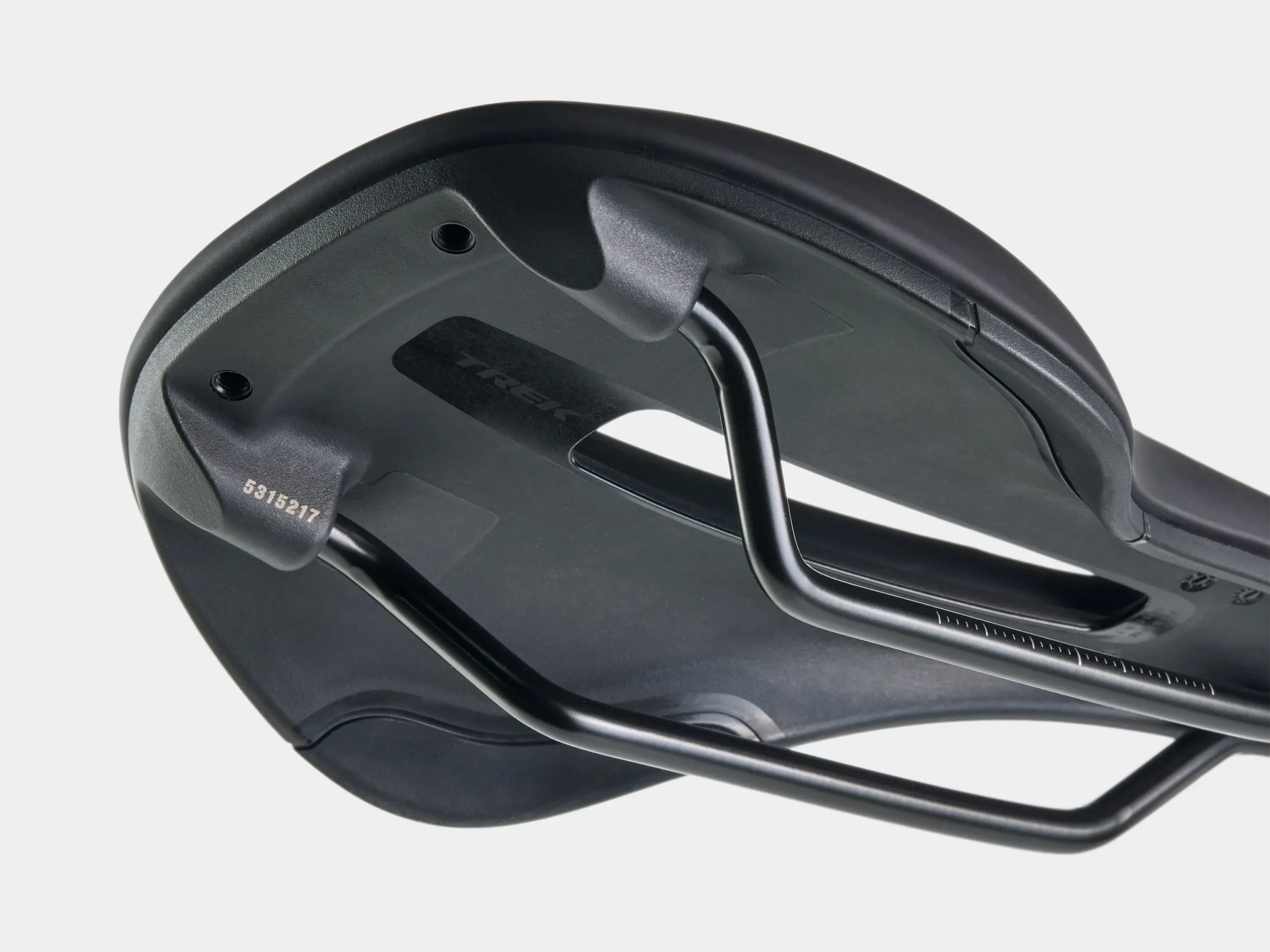 Sadel Trek Verse kort 145 mm Comp Svart